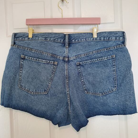 Old Navy Sky-hi A-line Jean Shorts Raw Hem Medium Blue Wash Size 20 - Picture 5 of 10